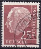 0887 - 1960  Freimarke: Bundesprsident Theodor Heuss -...