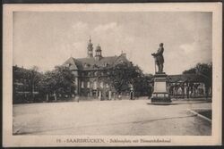Saarbrcken - Schlossplatz mit Bismarkdenkmal