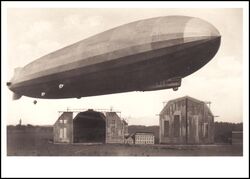 1998  LZ 127 Graf Zeppelin ber den Luftschiffhallen 