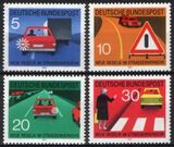 1971  Neue Regeln im Straßenverkehr