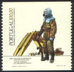 1985  Militäruniformen: Pionier mit Brückenlegepanzer um 1985