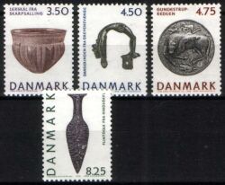 1992  Neueröffnung des Nationalmuseums