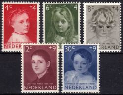 1957  Voor het Kind: Kinderportrts  