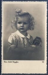 Fotokarte - Mädchen mit Puppe